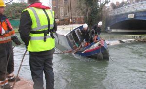 narrowboat-rescue2